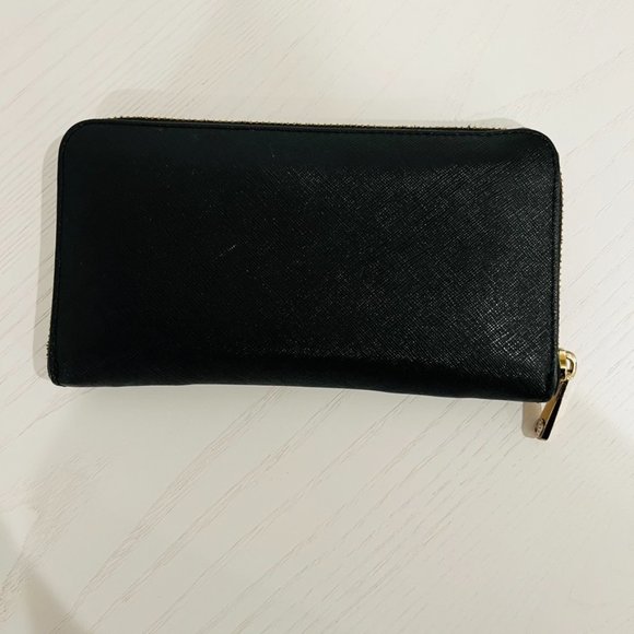 Black & Gold Henri Bendel Continental Wallet - Picture 3 of 8